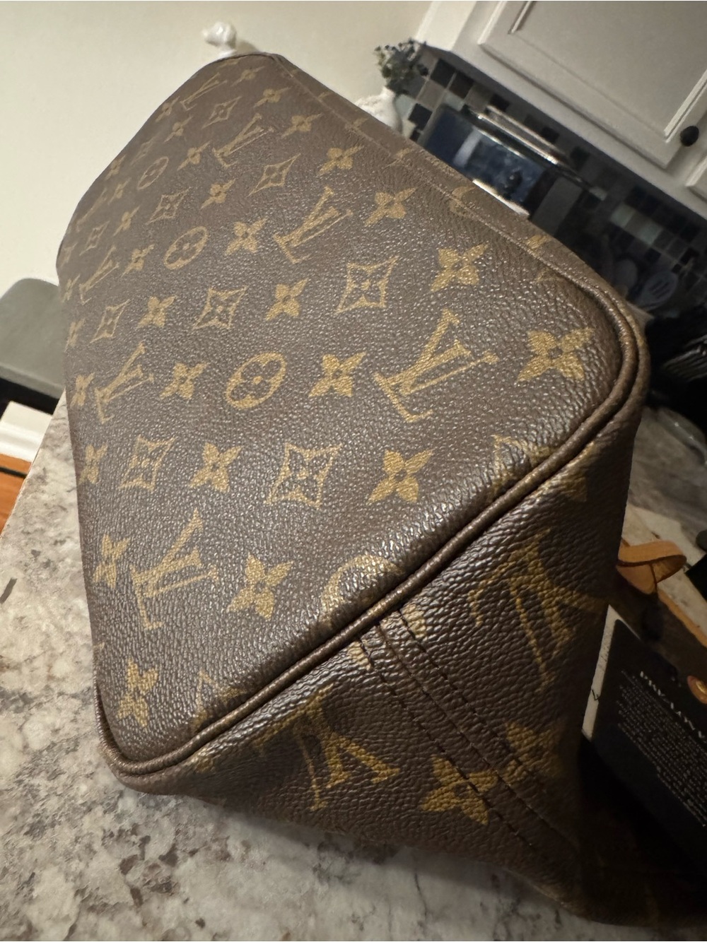 Louis Vuitton Monogram Neverfull MM - Picture 14 of 16